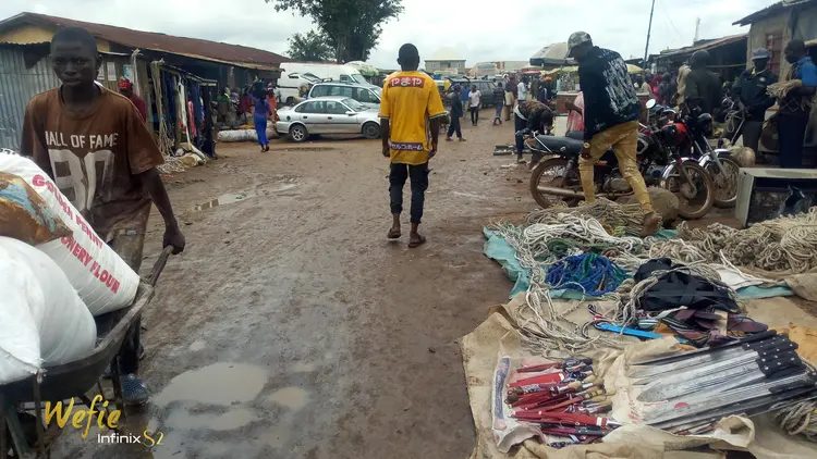 MANGU MARKET (Lutuk) Main Road